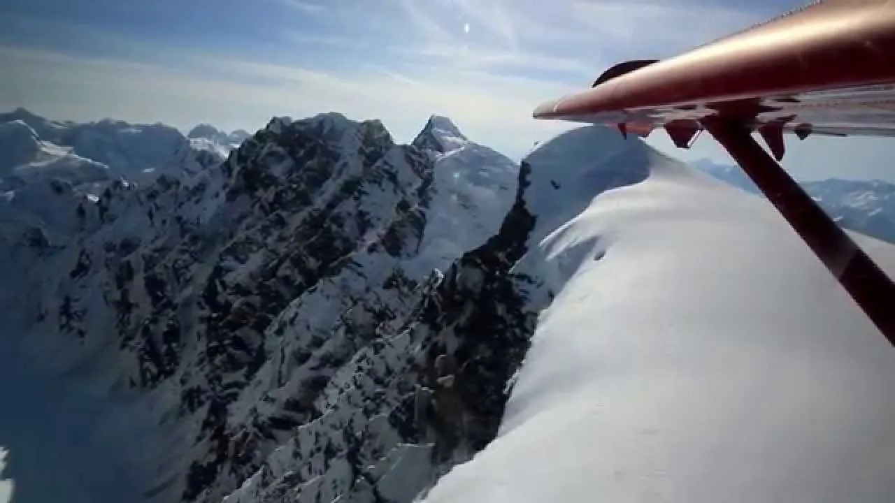 Still from the video “1 Minute Film: Landing Kahiltna Glacier” (Backcountry Pilot)