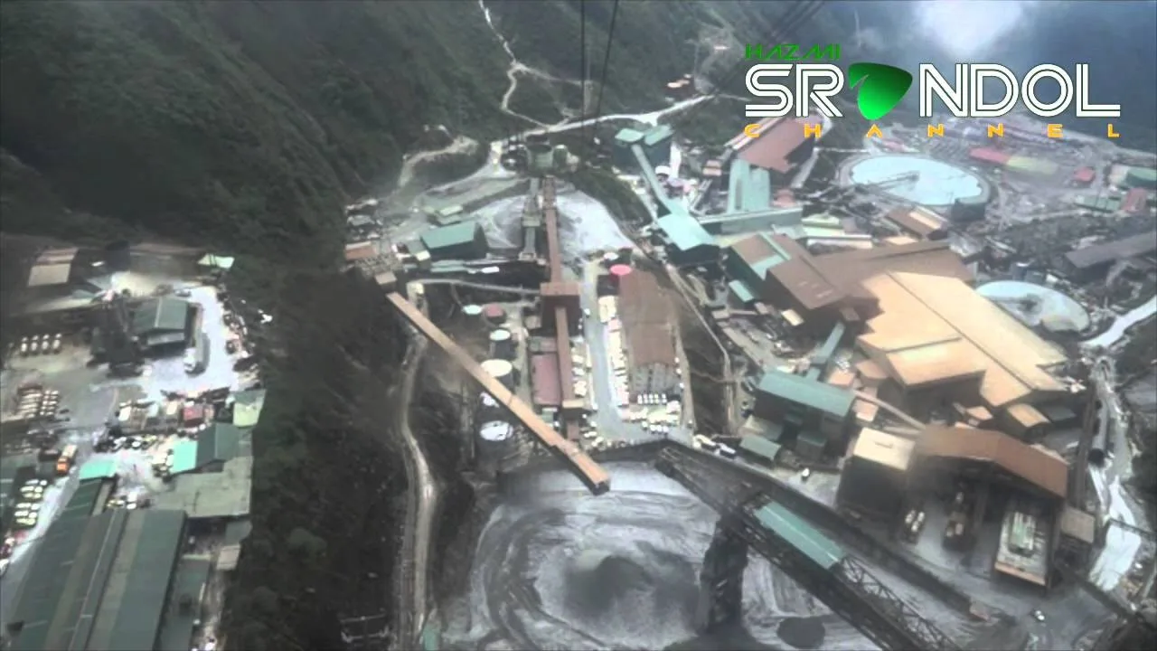 Still from the video “Suasana Hening saat turun mengunakan "Tram" Freeport di Grasberg (Grasberg's Tram Downhill)” (hazmi SR…