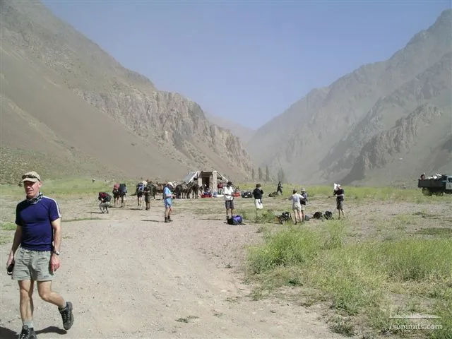 Punta de Vacas, start/end of the Plish traverse and glacier routes.