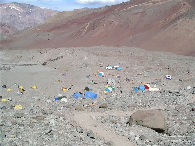 Basecamp Plaza Argentina at 4300m, Polish traverse routes