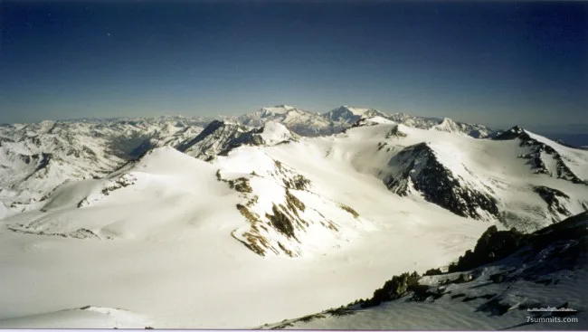 A northern view from Nido de C?ndores.