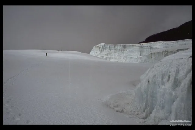 Inside Kilimanjaro's crater we can see snow and ice walls / glaciers