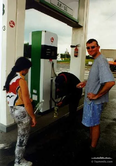 Natascha & Niall at the fuelstation